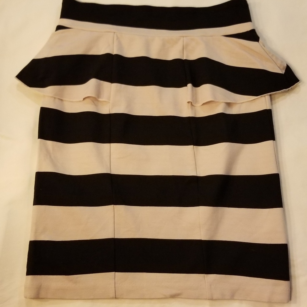 Kensie Striped Pencil Skirt